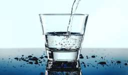با مصرف آب کافی کمر درد خود را تسکین دهید